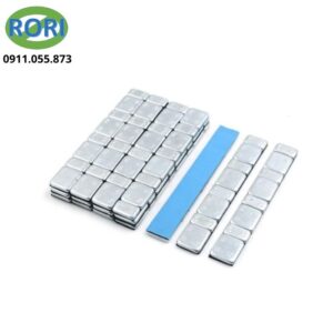 Chì cân mâm 10g là phụ kiện dùng để cân bằng bánh xe, giúp giảm rung lắc và giúp xe vận hành ổn định. Sản phẩm phù hợp cho chì cân mâm ô tô, hỗ trợ bấm chì mâm xe nhanh và chính xác. Giải pháp hiệu quả giúp tăng độ bám đường, hạn chế mòn lốp, thích hợp cho gara và tiệm sửa xe